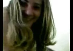 Adam onu sarışın grup porn oturan Asyalı yüzü!